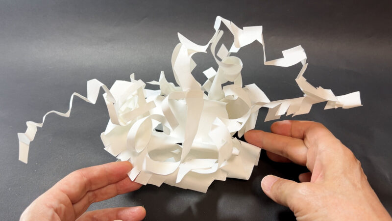 乾くと固まる不思議な紙「かたまるのすけ」を使った立体題材