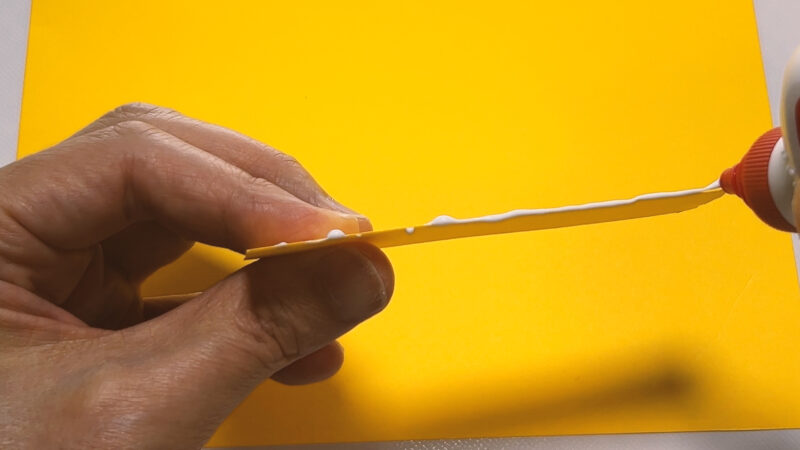紙の厚み部分で接着する立体題材