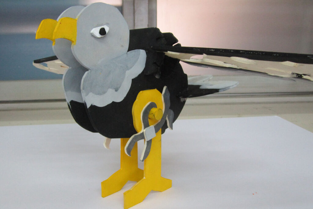 シナベニヤ板で作る鳥