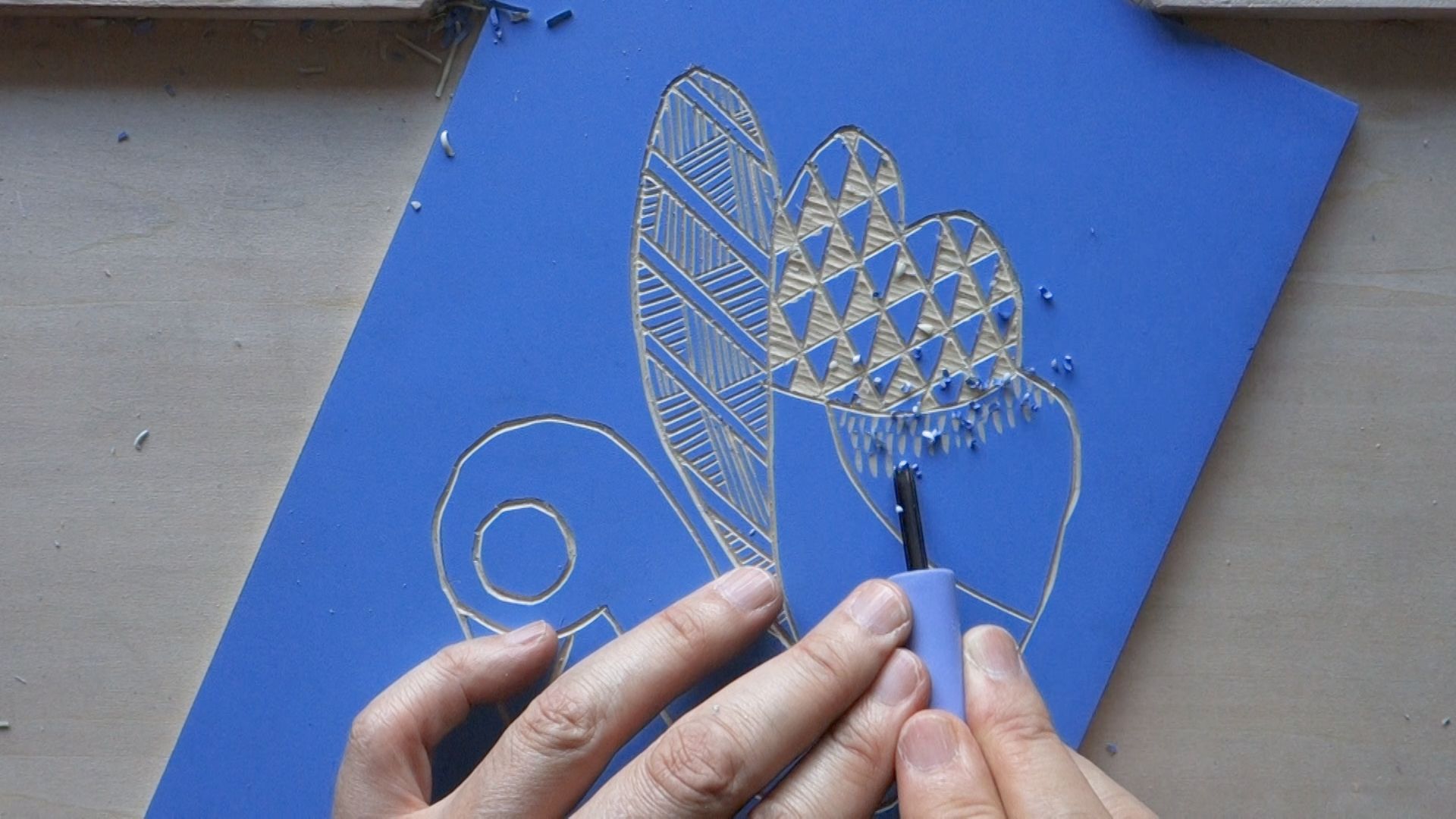 図工人 小学生向け彫刻刀図工題材 輪郭に模様を詰め込む木版画作品 図工人